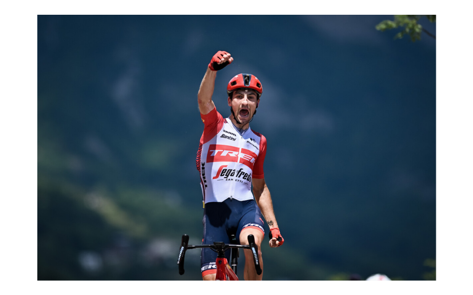 Finishphoto of Giulio Ciccone winning Critérium du Dauphiné Stage 8.