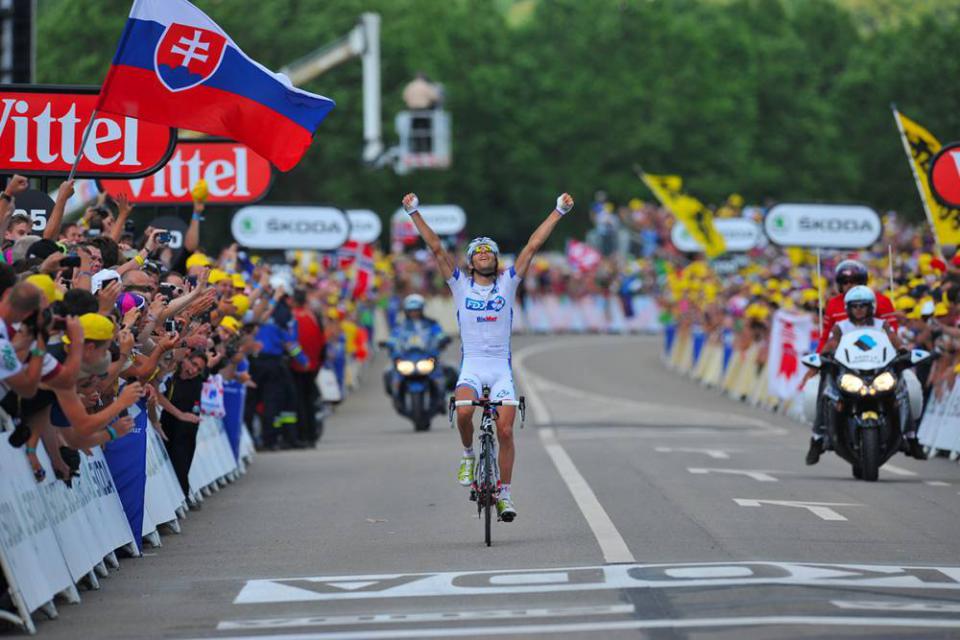 Finishphoto of Thibaut Pinot winning Tour de France Stage 8.