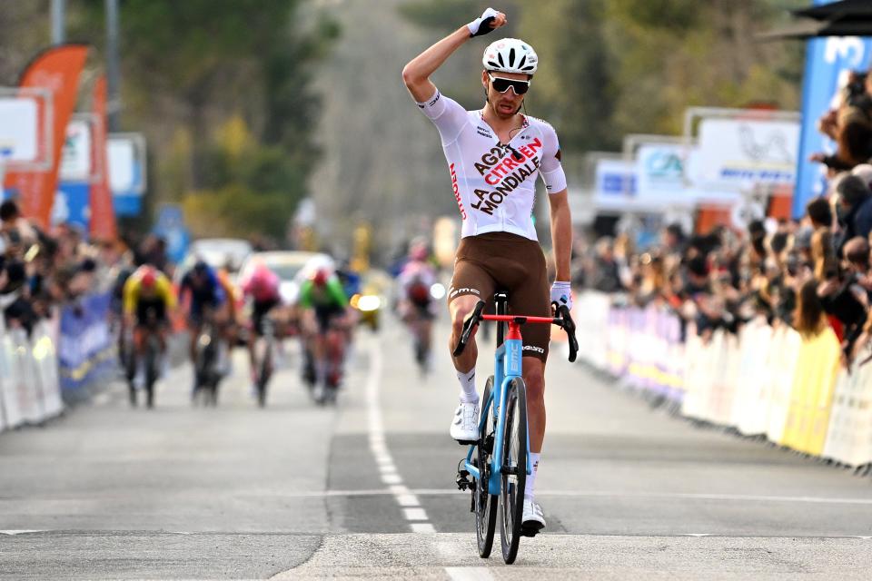Finishphoto of Aurélien Paret-Peintre winning Tour des Alpes Maritimes et du Var Stage 3.