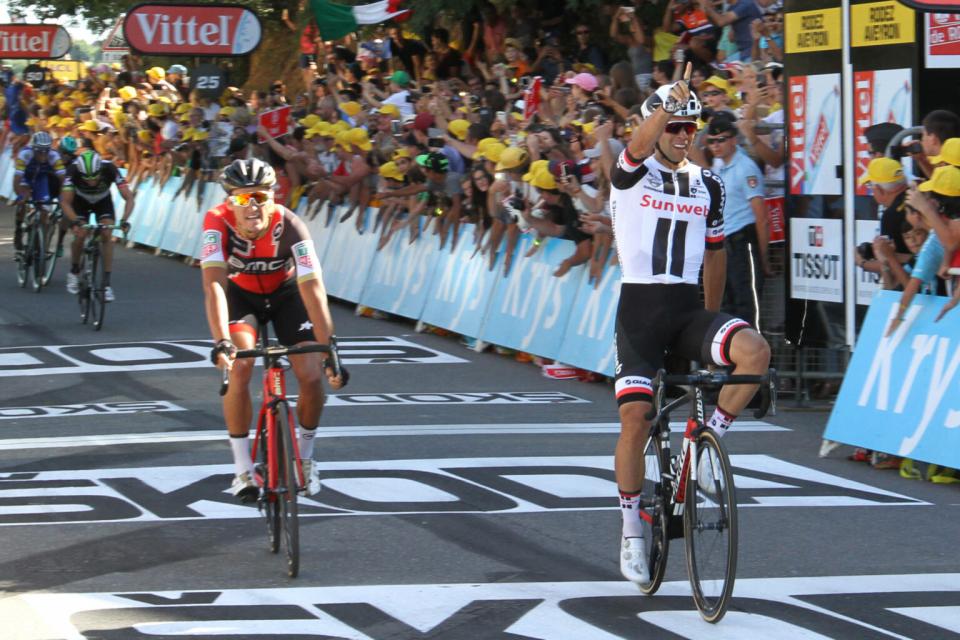 Finishphoto of Michael Matthews winning Tour de France Stage 14.