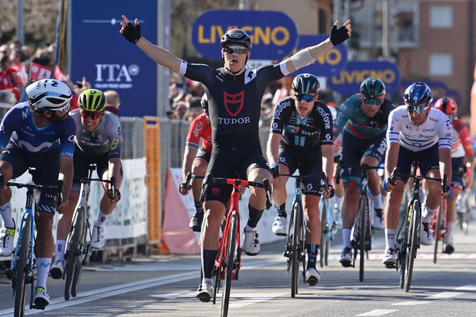 Finishphoto of Arvid de Kleijn winning Milano - Torino .
