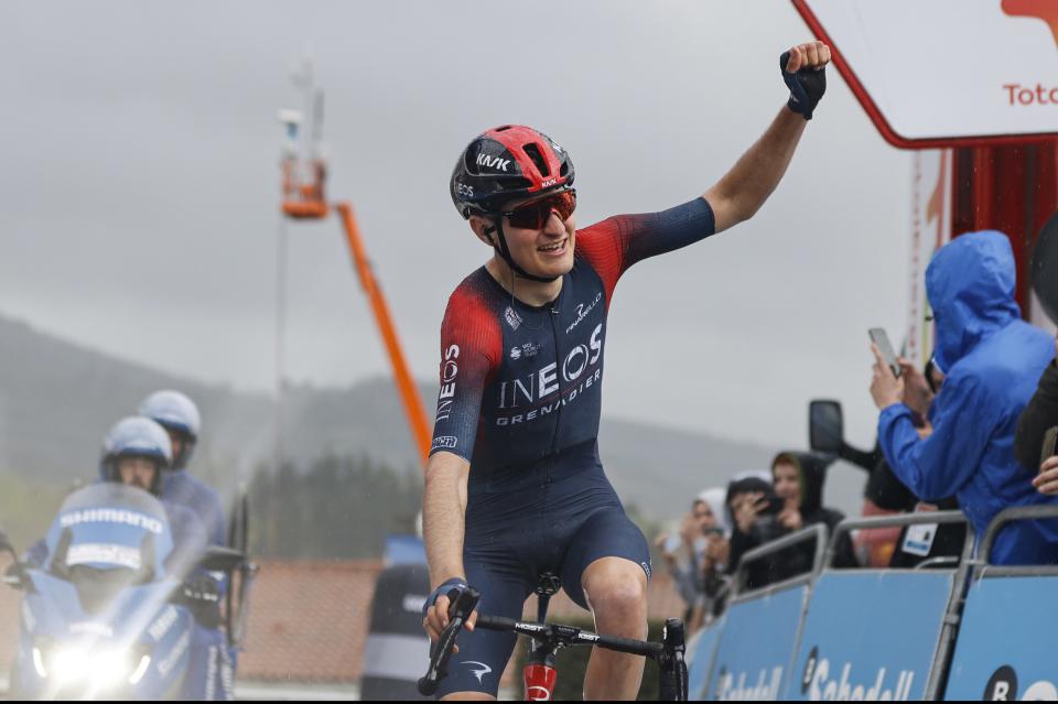 Finishphoto of Carlos Rodríguez winning Itzulia Basque Country Stage 5.