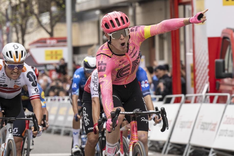 Finishphoto of Marijn van den Berg winning Volta Ciclista a Catalunya Stage 4.