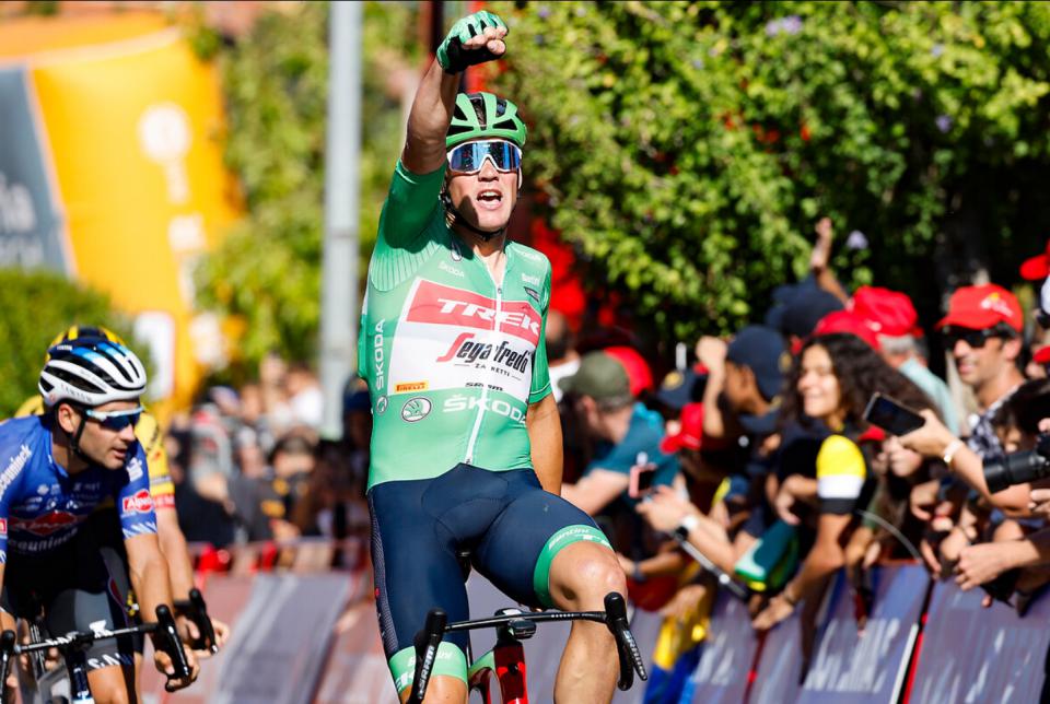 Finishphoto of Mads Pedersen winning La Vuelta ciclista a España Stage 19.