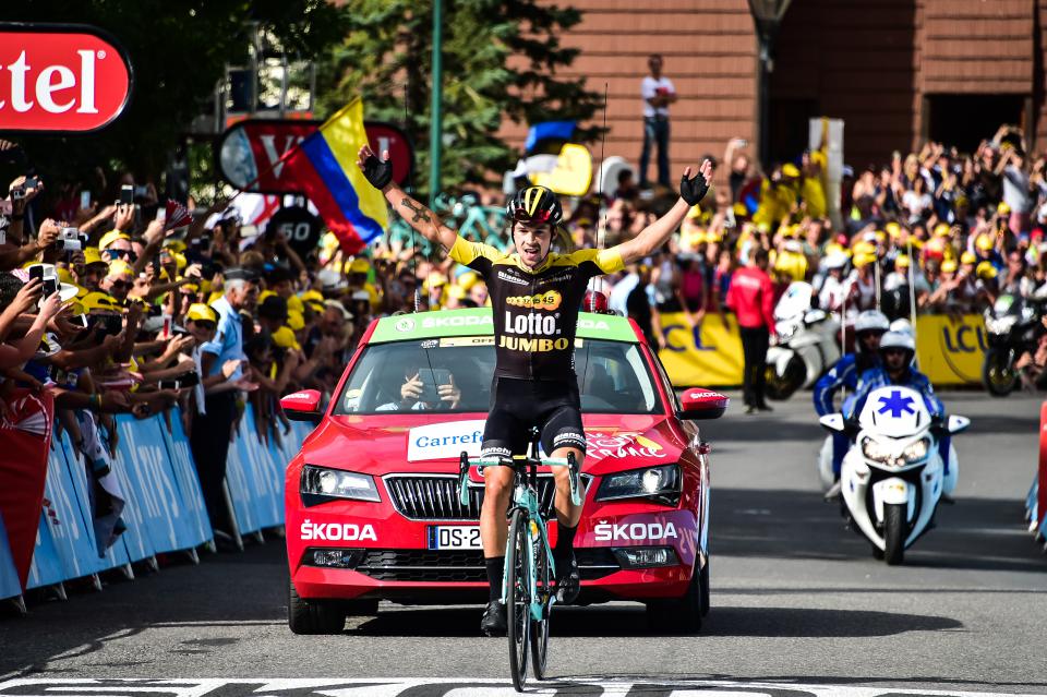 Finishphoto of Primož Roglič winning Tour de France Stage 17.