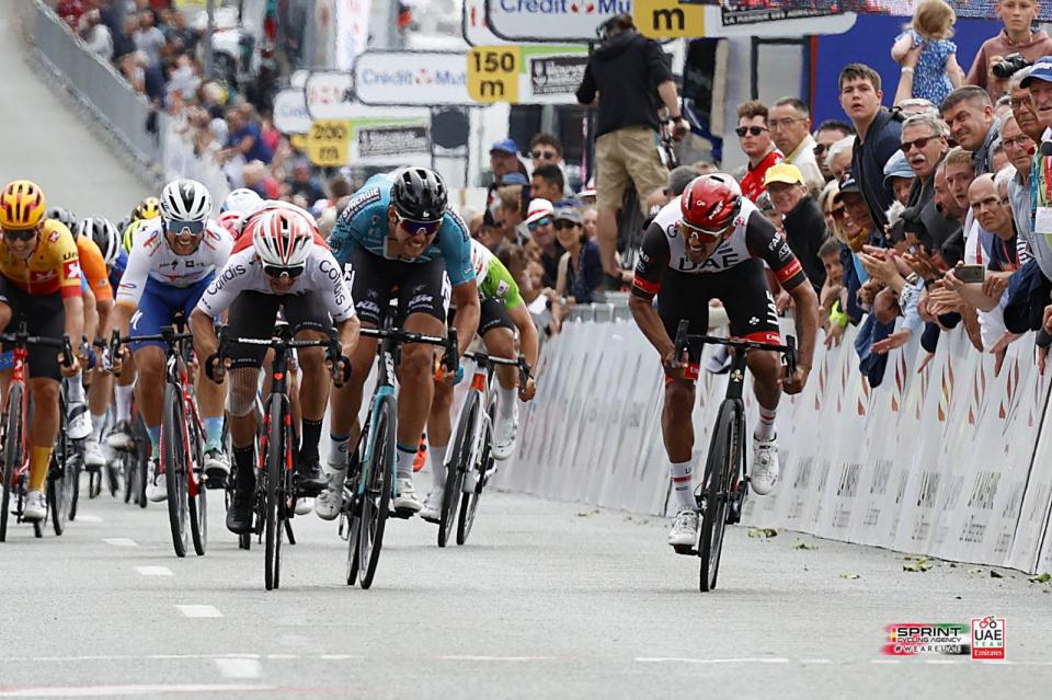 Finishphoto of Juan Sebastián Molano winning Boucles de la Mayenne - Crédit Mutuel Stage 4.