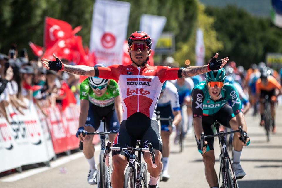 Finishphoto of Caleb Ewan winning Presidential Cycling Tour of Türkiye Stage 6.