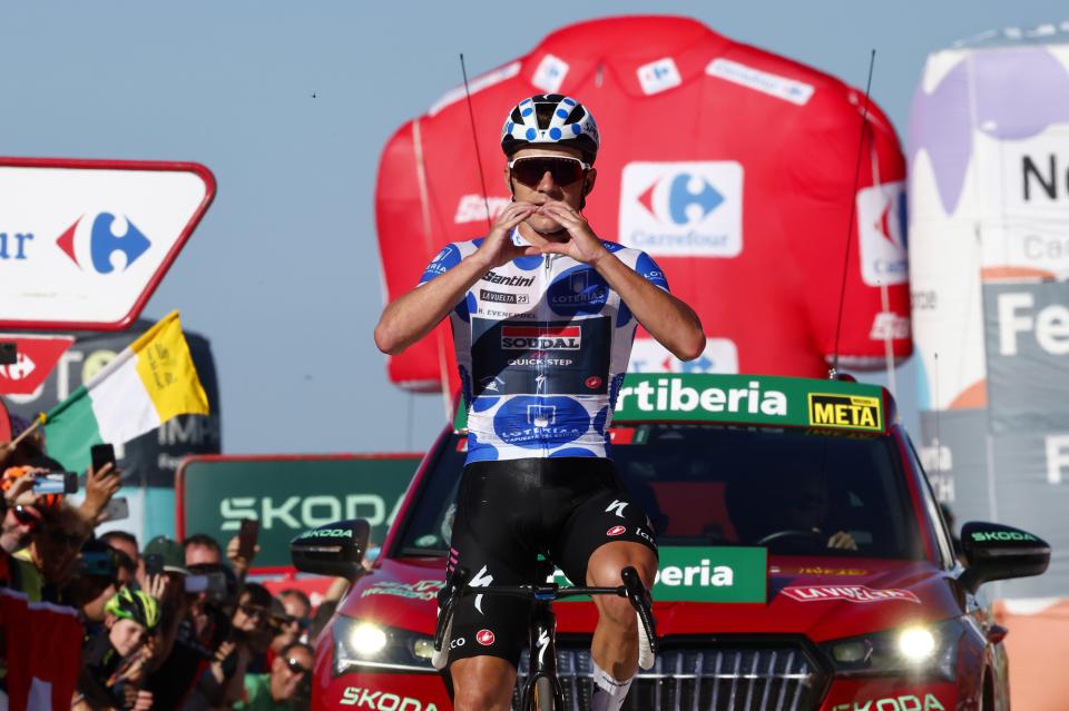 Finishphoto of Remco Evenepoel winning La Vuelta Ciclista a España Stage 18.