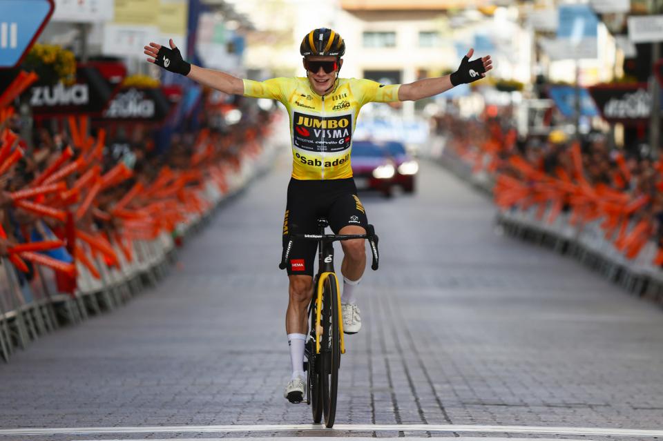 Finishphoto of Jonas Vingegaard winning Itzulia Basque Country Stage 6.