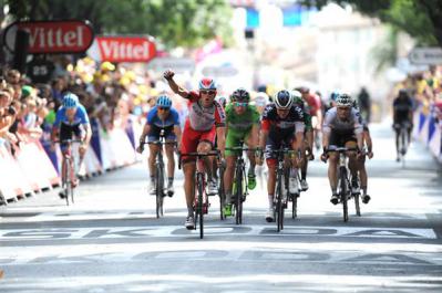 Finishphoto of Alexander Kristoff winning Tour de France Stage 15.