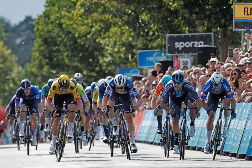 Finishphoto of Sam Welsford winning Renewi Tour Stage 4.