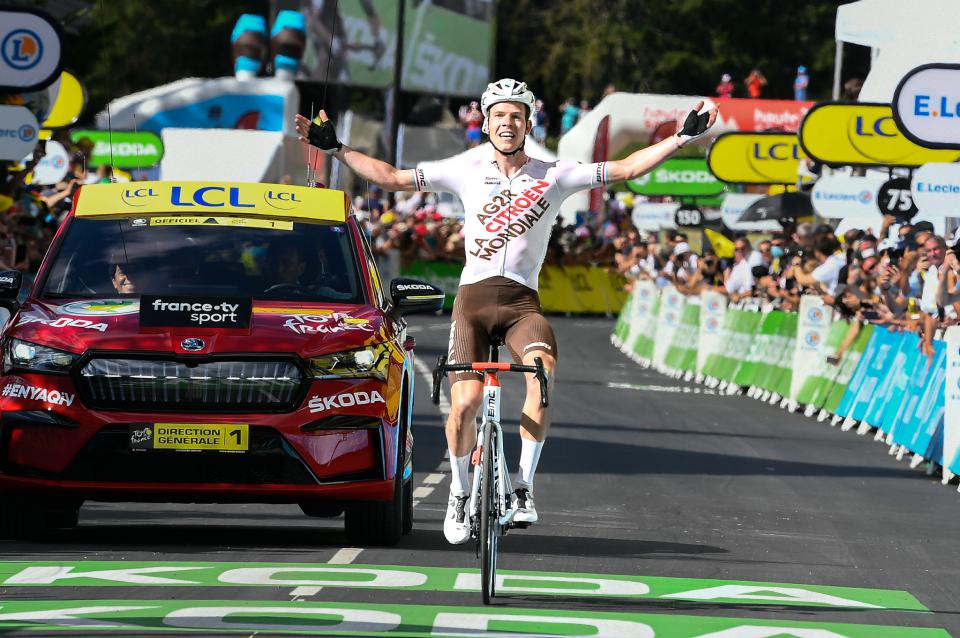 Finishphoto of Bob Jungels winning Tour de France Stage 9.