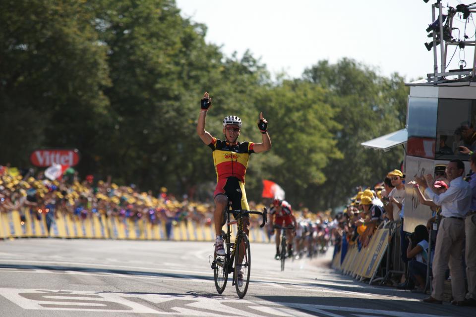 Finishphoto of Philippe Gilbert winning Tour de France Stage 1.