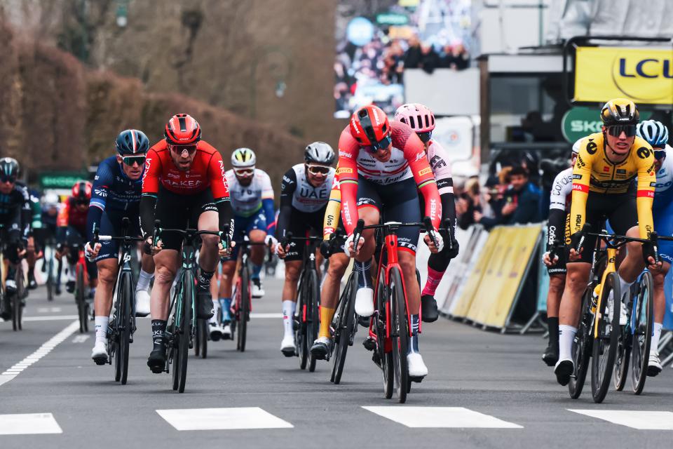 Finishphoto of Mads Pedersen winning Paris - Nice Stage 2.