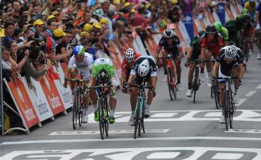 Finishphoto of Matteo Trentin winning Tour de France Stage 7.