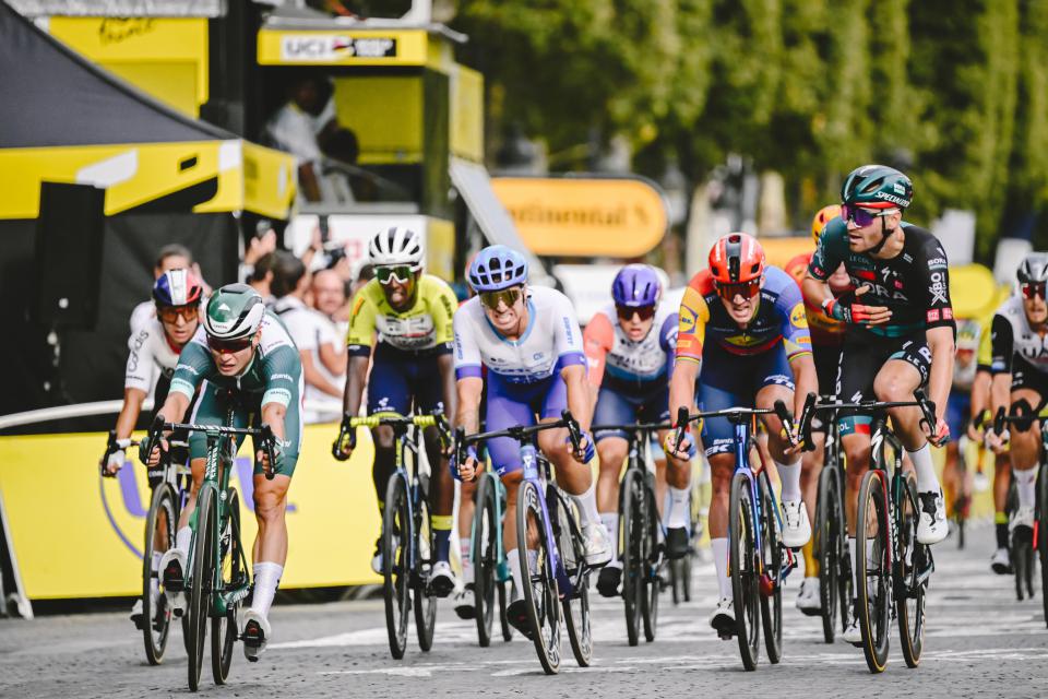 Finishphoto of Jordi Meeus winning Tour de France Stage 21.
