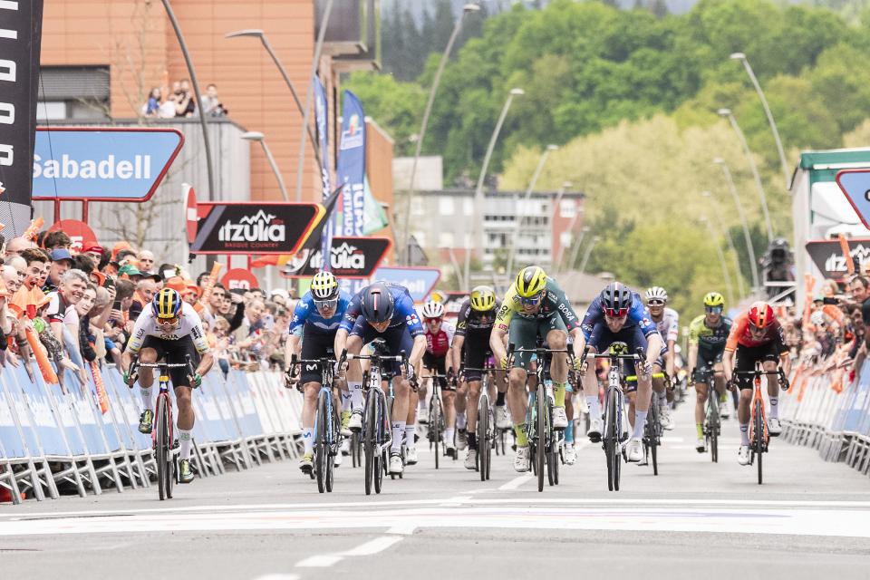 Finishphoto of Romain Grégoire winning Itzulia Basque Country Stage 5.