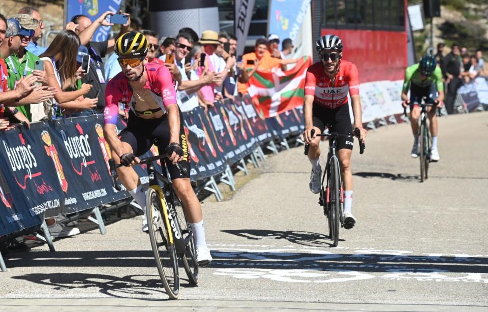 Finishphoto of Primož Roglič winning Vuelta a Burgos Stage 5.