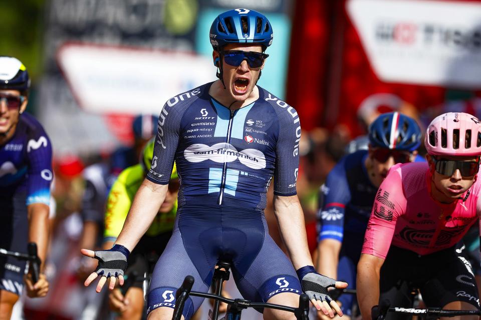 Finishphoto of Alberto Dainese winning La Vuelta Ciclista a España Stage 19.