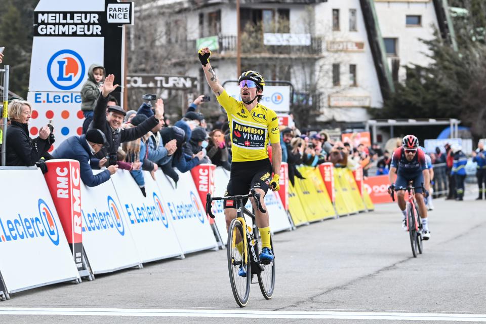 Finishphoto of Primož Roglič winning Paris - Nice Stage 7.