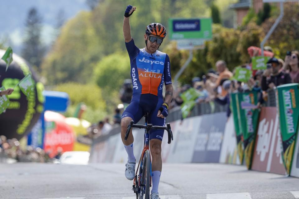 Finishphoto of Alessandro De Marchi winning Tour of the Alps Stage 2.