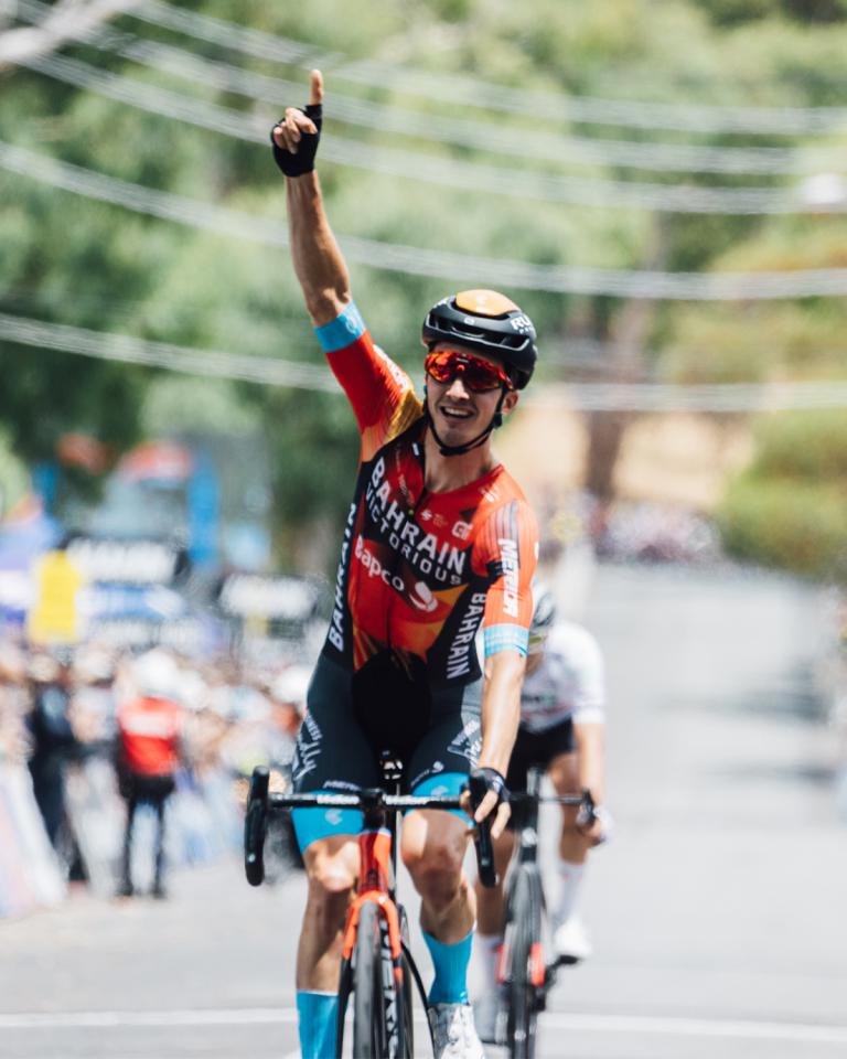 Finishphoto of Pello Bilbao winning Santos Tour Down Under Stage 3.