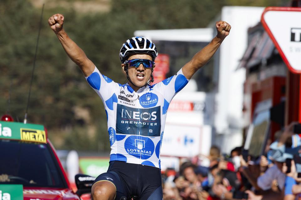 Finishphoto of Richard Carapaz winning La Vuelta ciclista a España Stage 20.