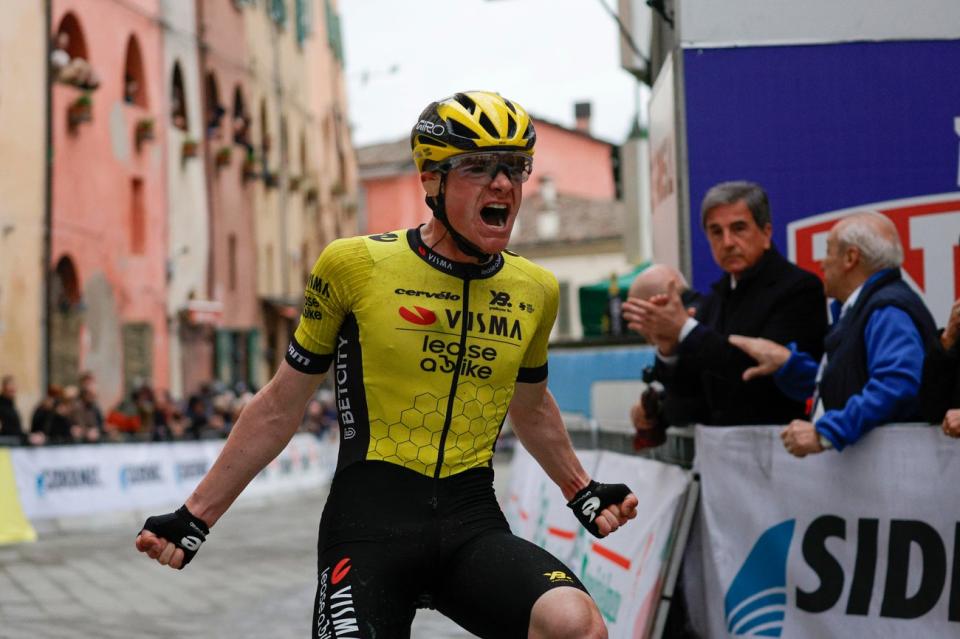 Finishphoto of Ben Tulett winning Settimana Internazionale Coppi e Bartali Stage 4.