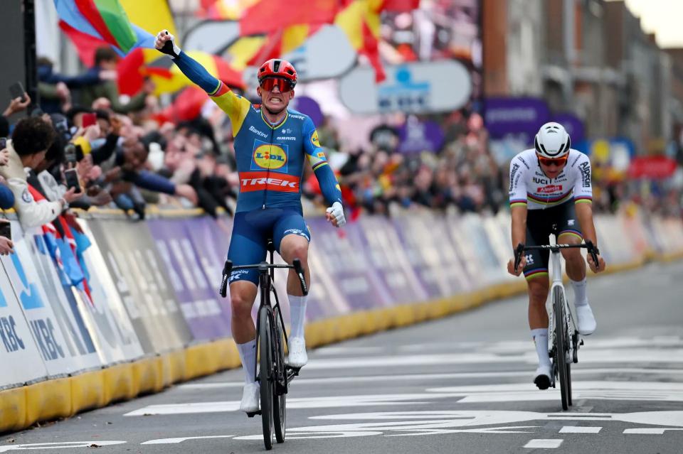 Finishphoto of Mads Pedersen winning Gent-Wevelgem in Flanders Fields ME .