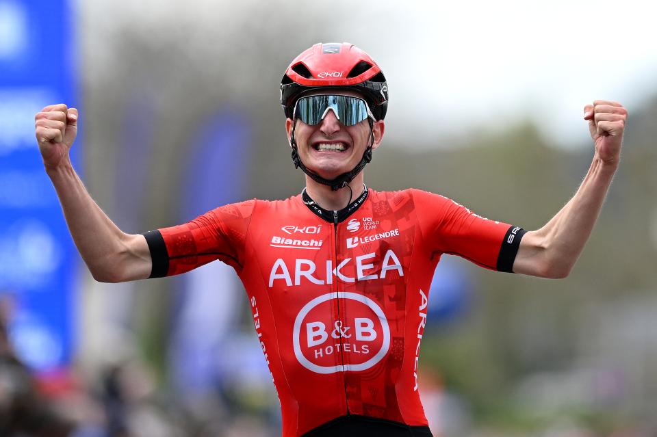 Finishphoto of Ewen Costiou winning Région Pays de la Loire Tour Stage 2.