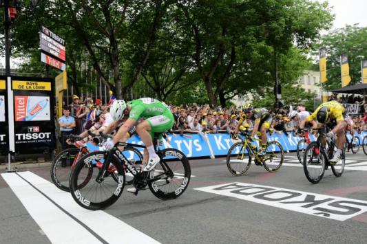 Finishphoto of Mark Cavendish winning Tour de France Stage 3.