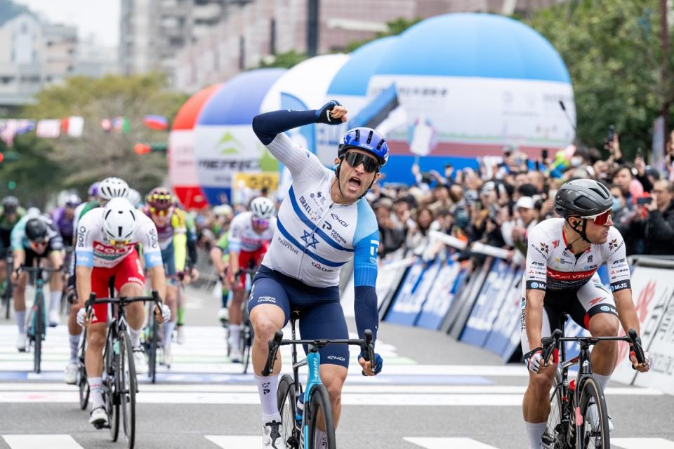 Finishphoto of Itamar Einhorn winning Tour de Taiwan Stage 1.