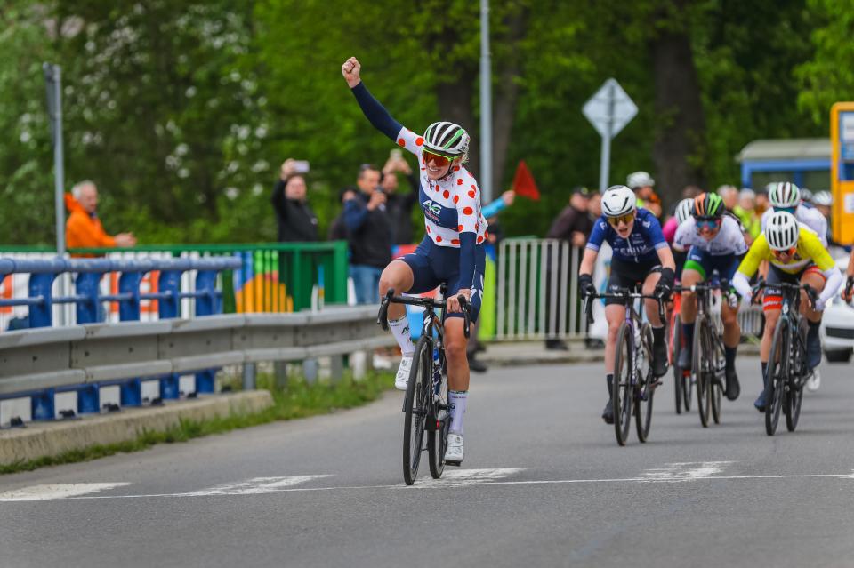 Finishphoto of Mirre Knaven winning Gracia Stage 2.