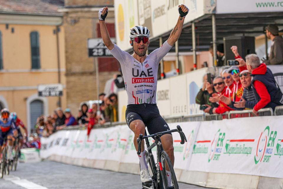 Finishphoto of Diego Ulissi winning Settimana Internazionale Coppi e Bartali Stage 2.