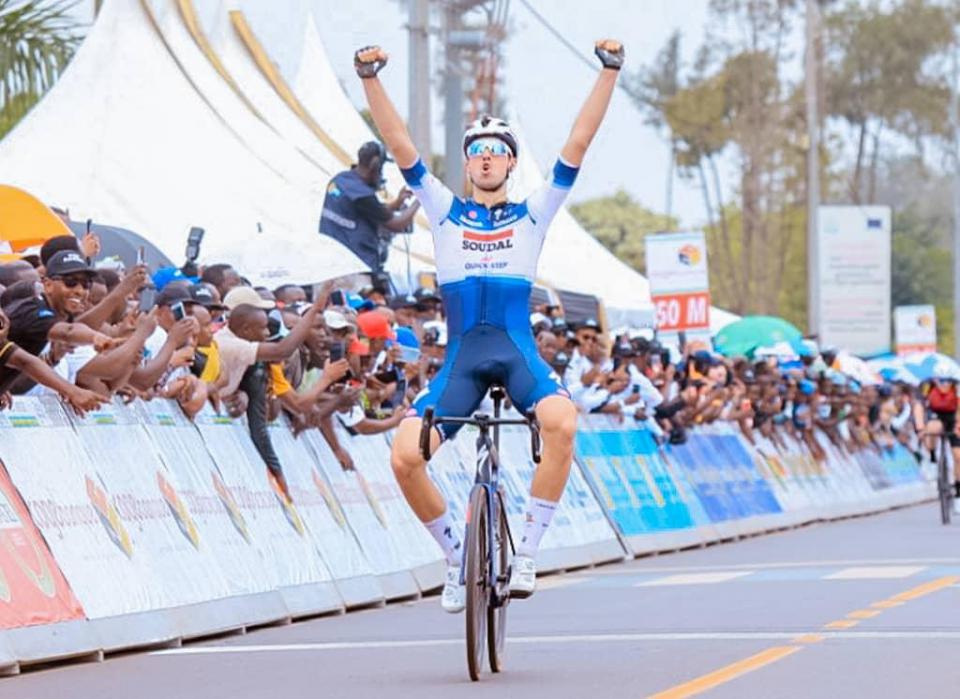 Finishphoto of Ethan Vernon winning Tour du Rwanda Stage 1.