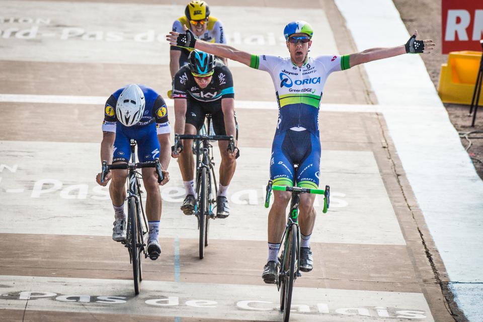 Finishphoto of Mathew Hayman winning Paris - Roubaix .