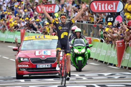 Finishphoto of Lilian Calmejane winning Tour de France Stage 8.