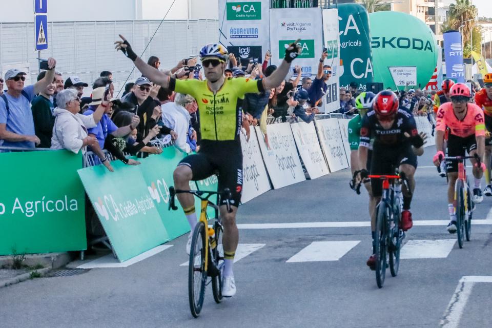 Finishphoto of Wout van Aert winning Volta ao Algarve em Bicicleta Stage 3.