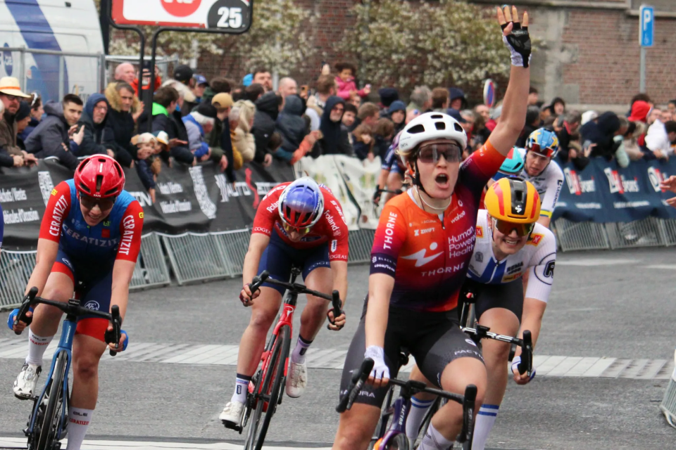 Finishphoto of Daria Pikulik winning Ronde de Mouscron .
