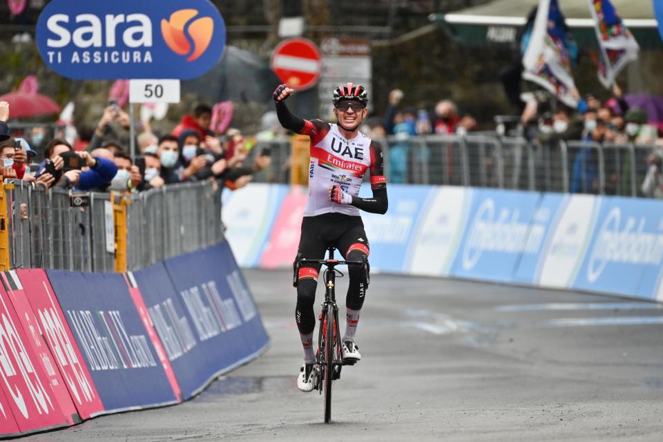 Finishphoto of Joe Dombrowski winning Giro d'Italia Stage 4.
