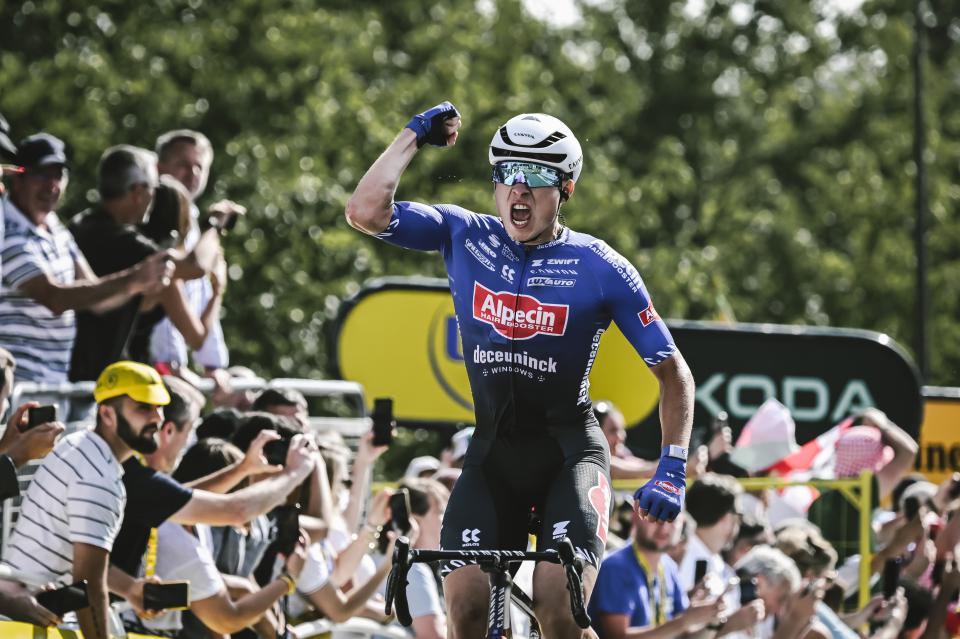 Finishphoto of Jasper Philipsen winning Tour de France Stage 3.