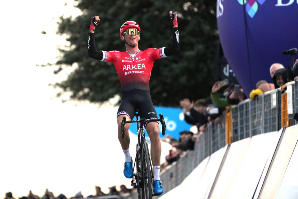 Finishphoto of Warren Barguil winning Tirreno-Adriatico Stage 5.