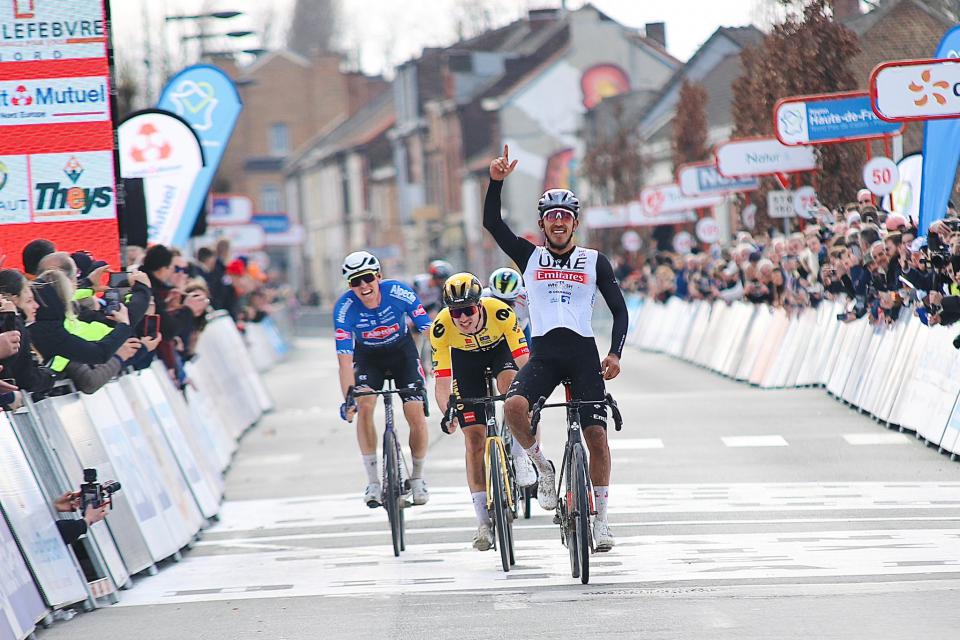 Finishphoto of Juan Sebastián Molano winning Grand Prix de Denain - Porte du Hainaut .