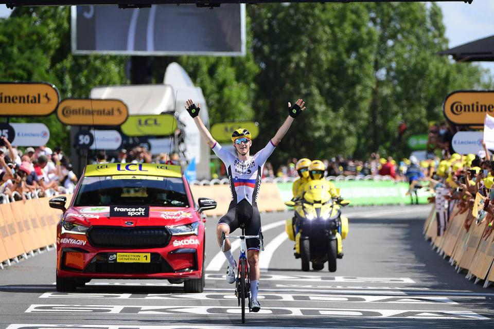 Finishphoto of Matej Mohorič winning Tour de France Stage 19.