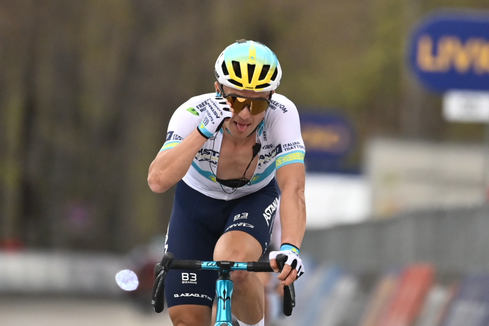 Finishphoto of Alexey Lutsenko winning Il Giro d'Abruzzo Stage 3.