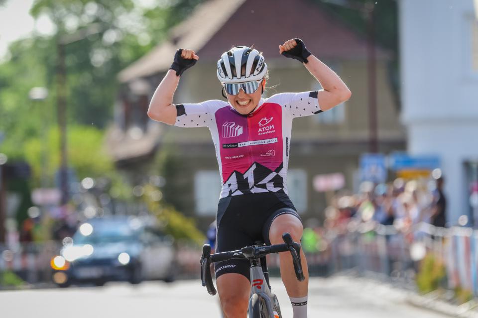 Finishphoto of Malwina Mul winning Tour de Feminin Stage 2.
