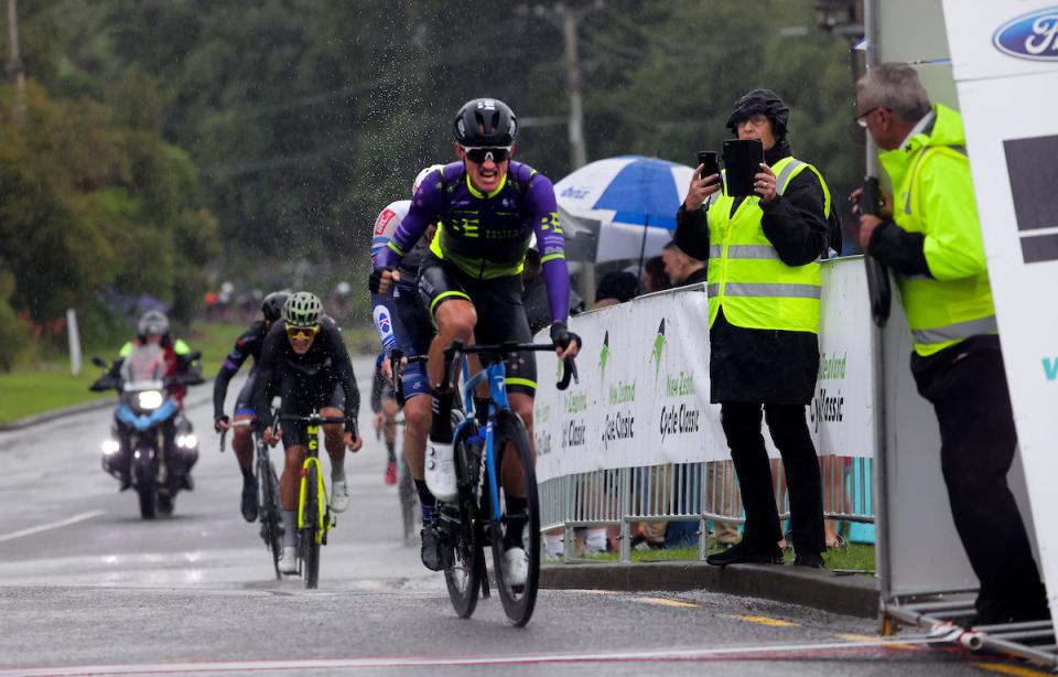 Finishphoto of James Oram winning New Zealand Cycle Classic Stage 1.