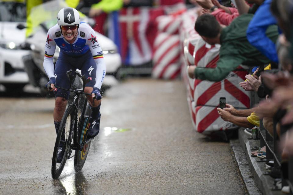 Finishphoto of Yves Lampaert winning Tour de France Stage 1 (ITT).
