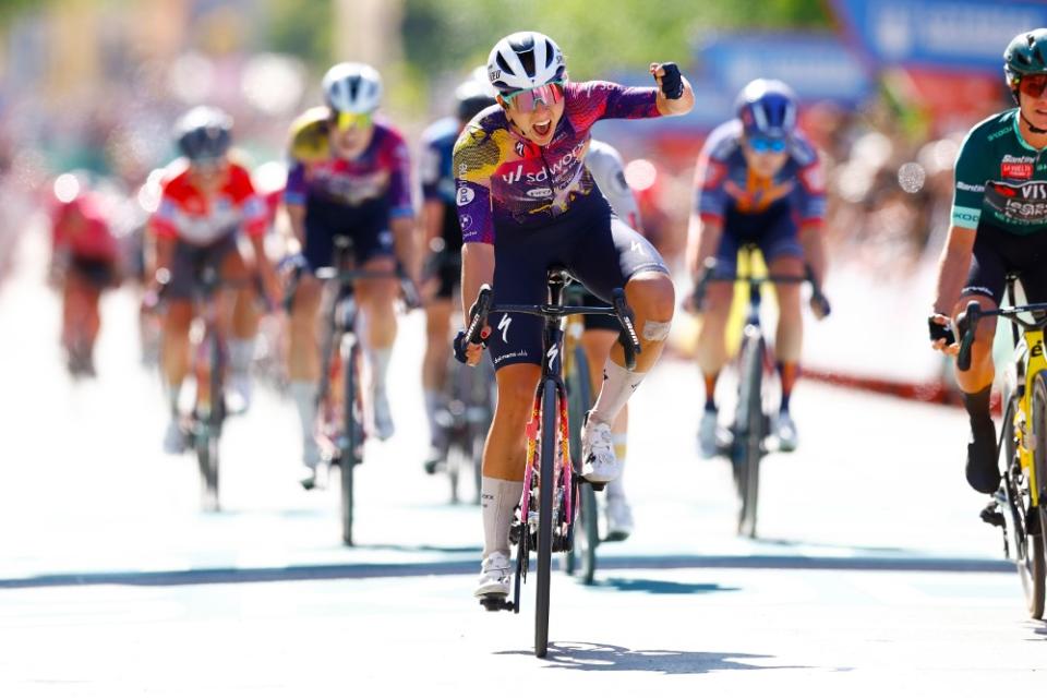 Finishphoto of Femke Gerritse winning Vuelta España Femenina by Carrefour.es Stage 3.