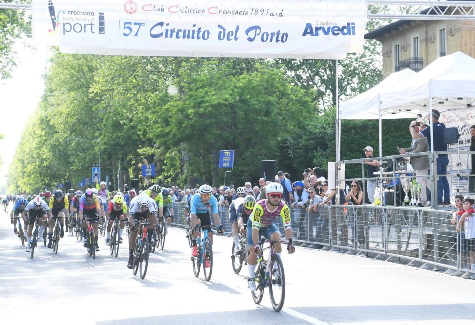 Finishphoto of Jakub Mareczko winning Circuito del Porto - Trofeo Arvedi .